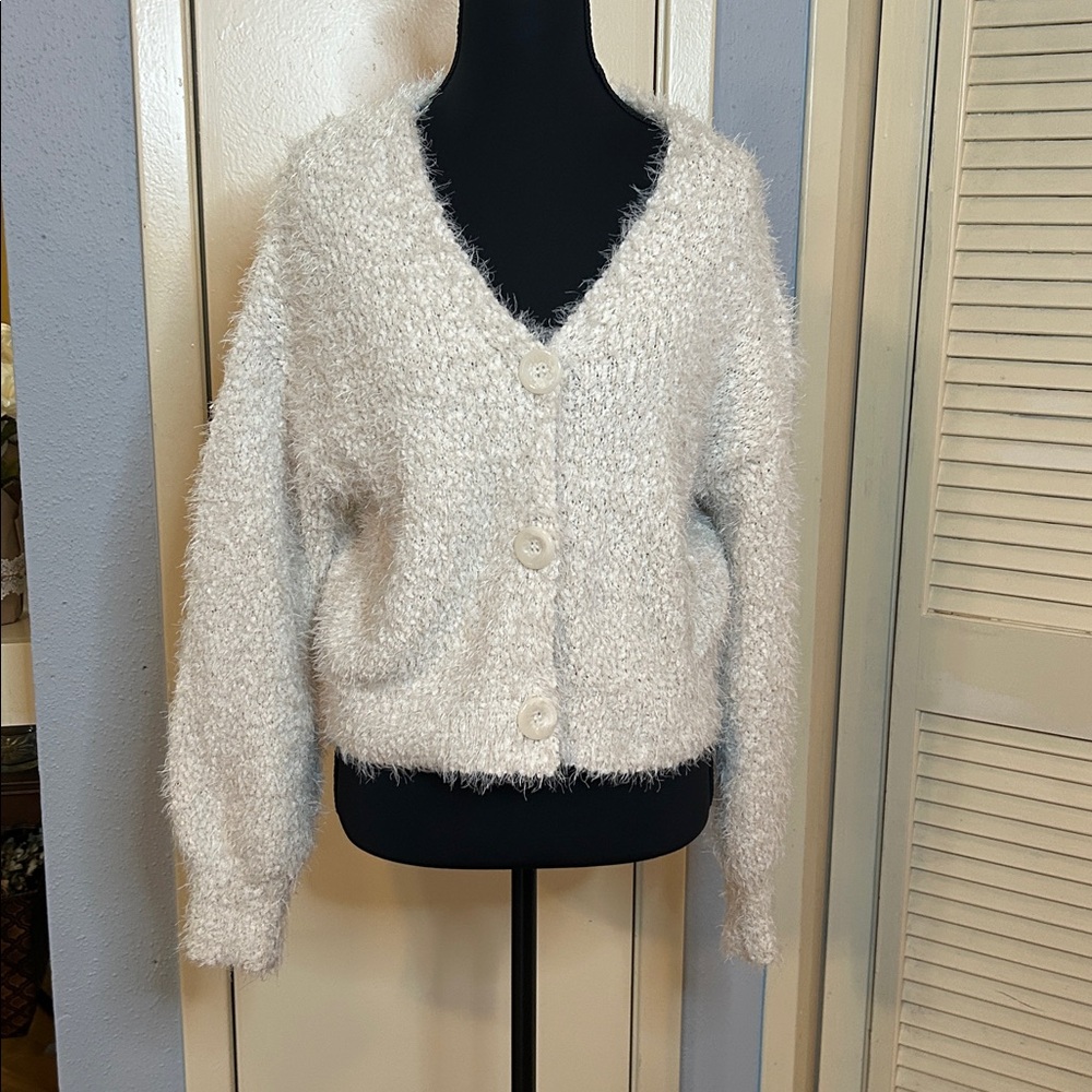 Laundry By Shelli Segal Cream Textured Cardigan
3 buttons